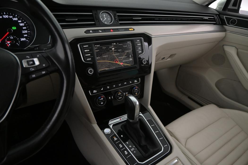 VOLKSWAGEN Passat 2015