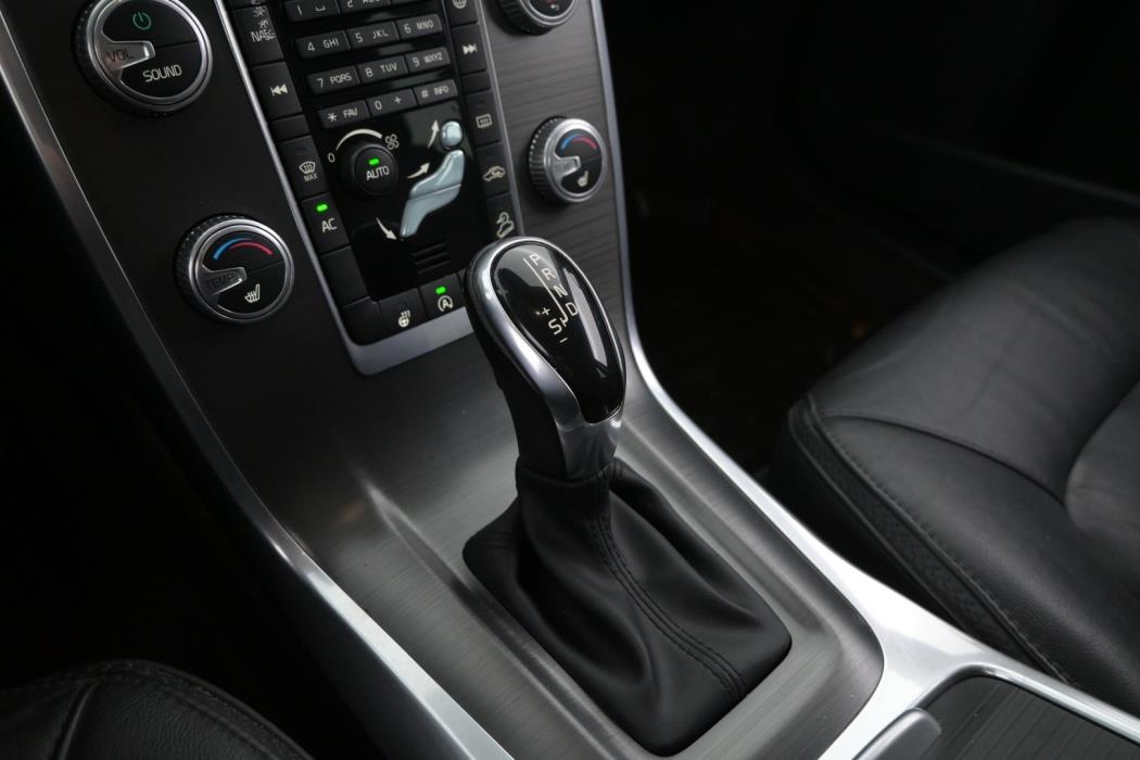 VOLVO XC70 2016