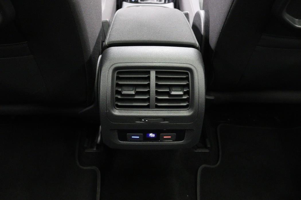 VOLKSWAGEN Touran 2021