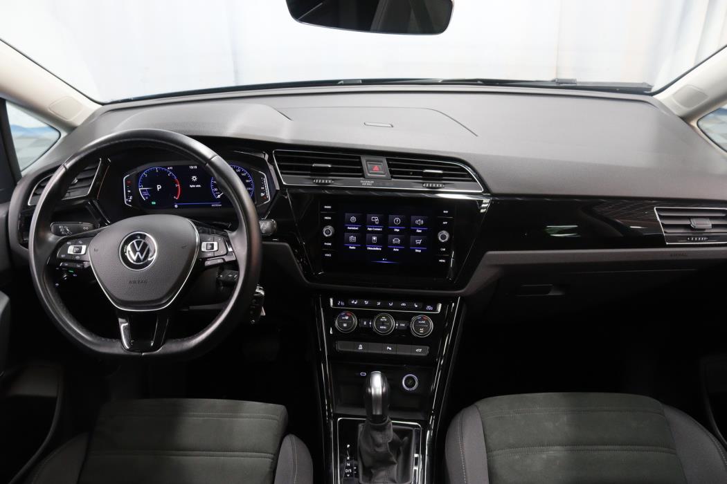 VOLKSWAGEN Touran 2021