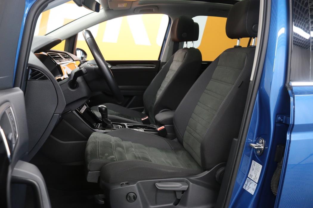 VOLKSWAGEN Touran 2021