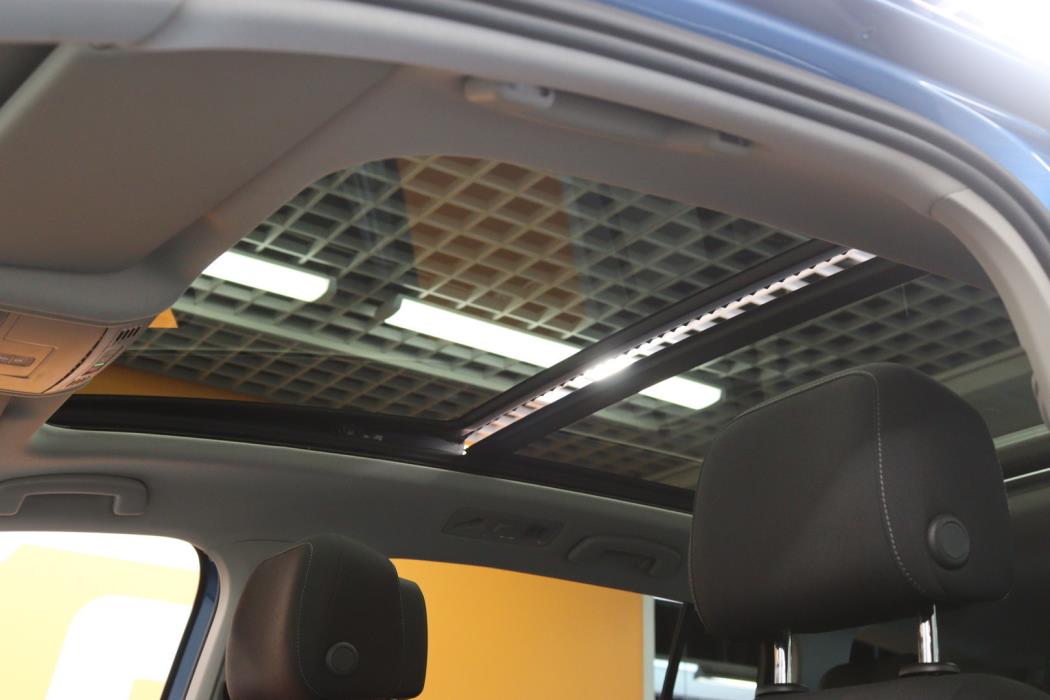 VOLKSWAGEN Touran 2021