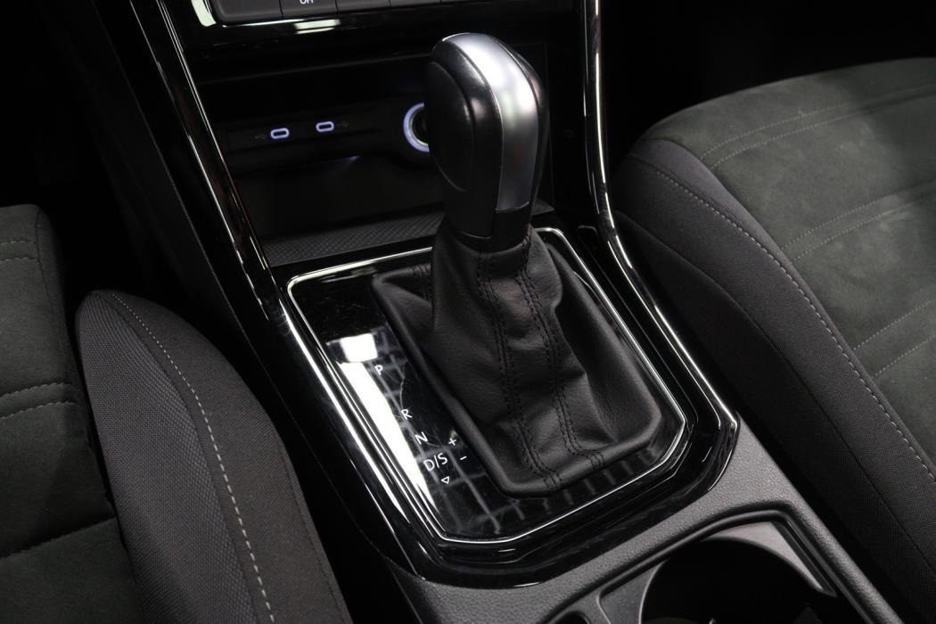 VOLKSWAGEN Touran 2021