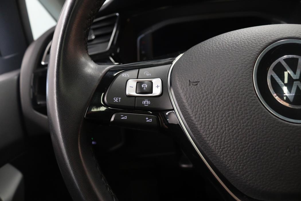 VOLKSWAGEN Touran 2021