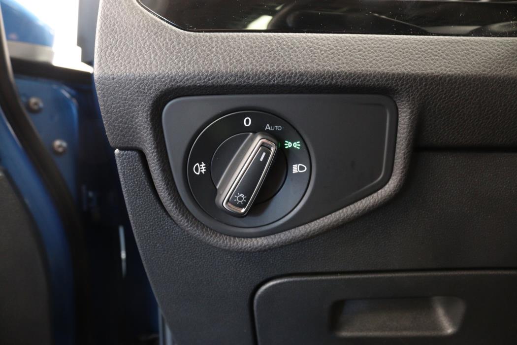 VOLKSWAGEN Touran 2021