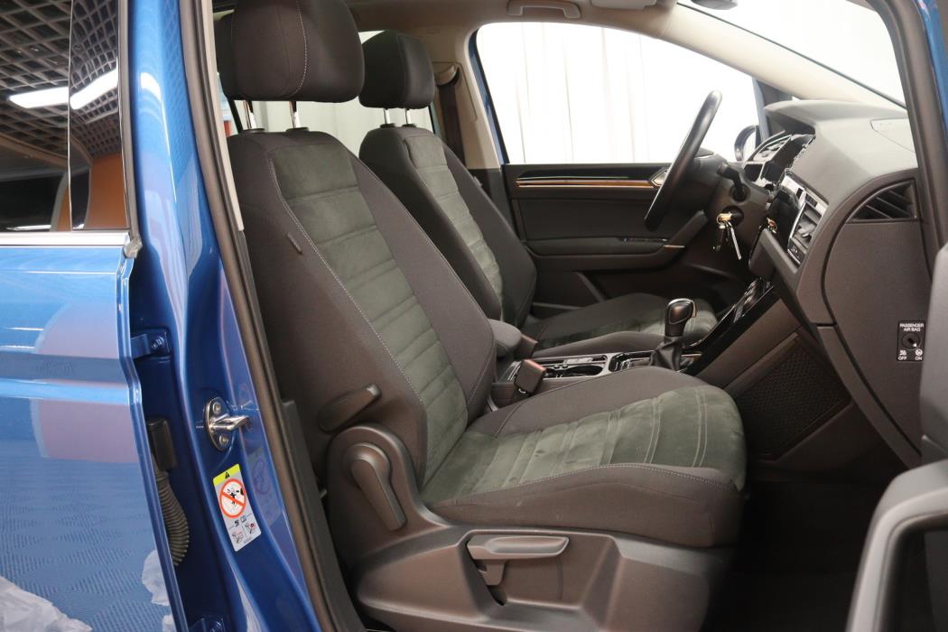 VOLKSWAGEN Touran 2021