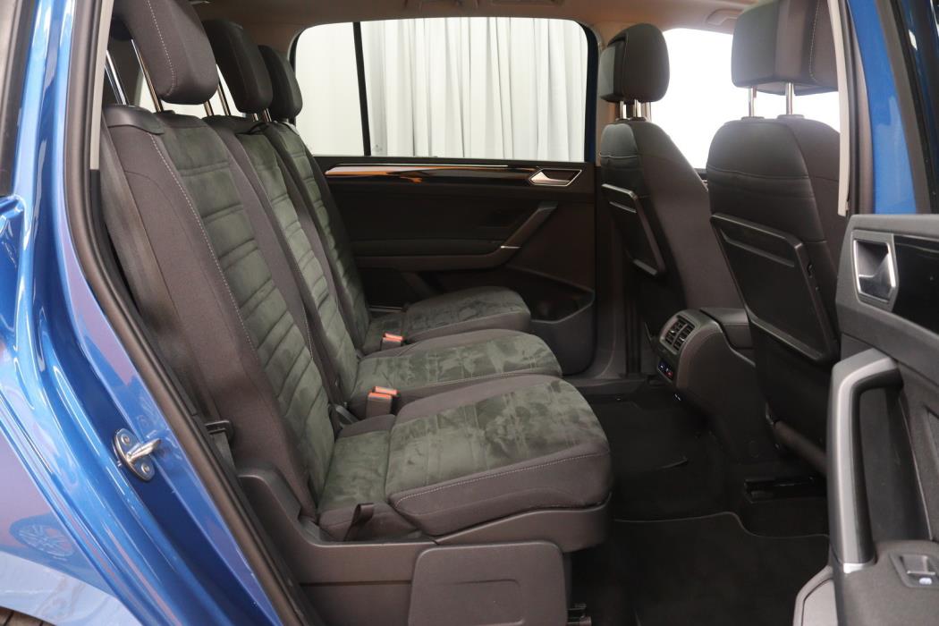 VOLKSWAGEN Touran 2021