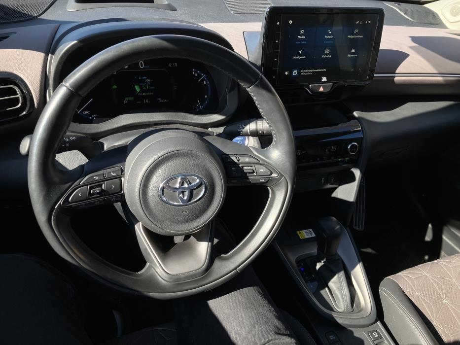 TOYOTA Yaris Cross 2022