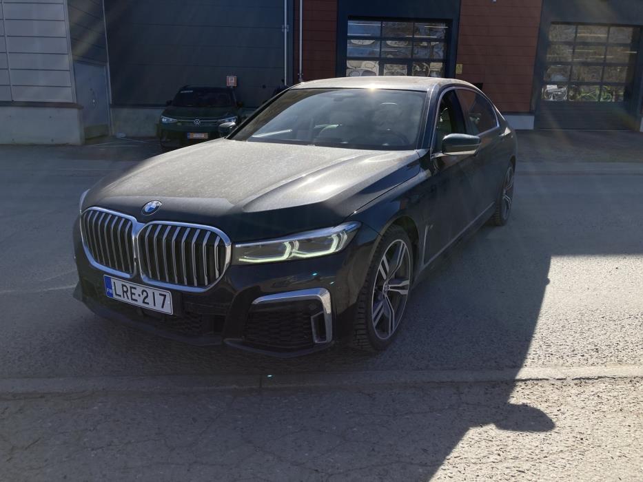 BMW 745 2021