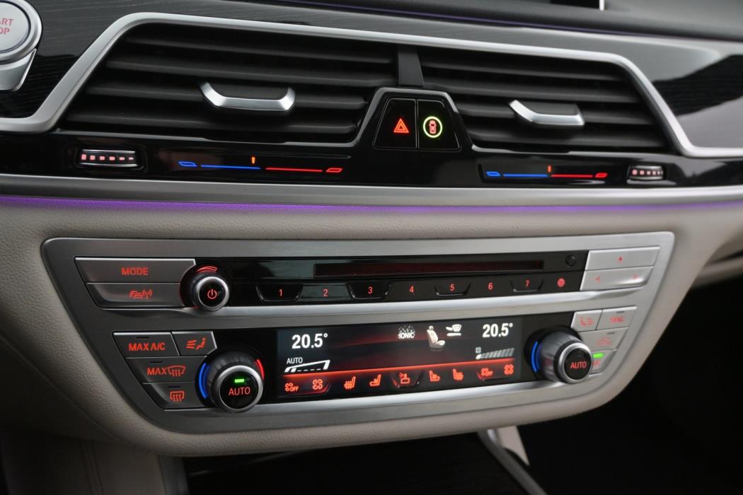 BMW 745 2021