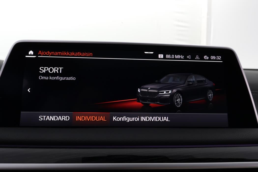 BMW 745 2021