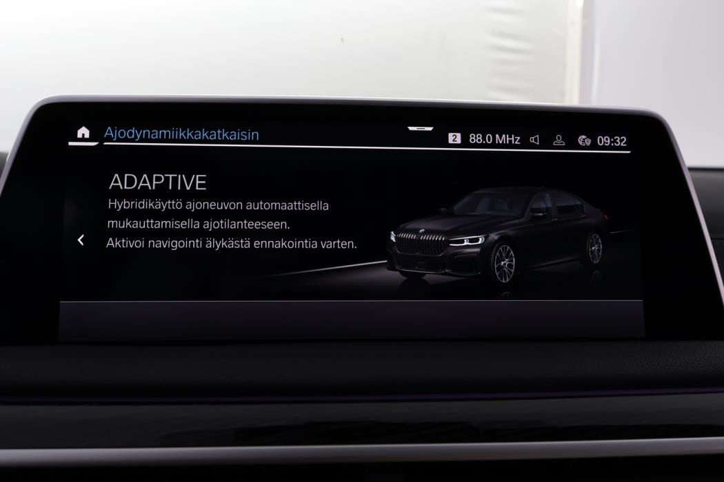 BMW 745 2021