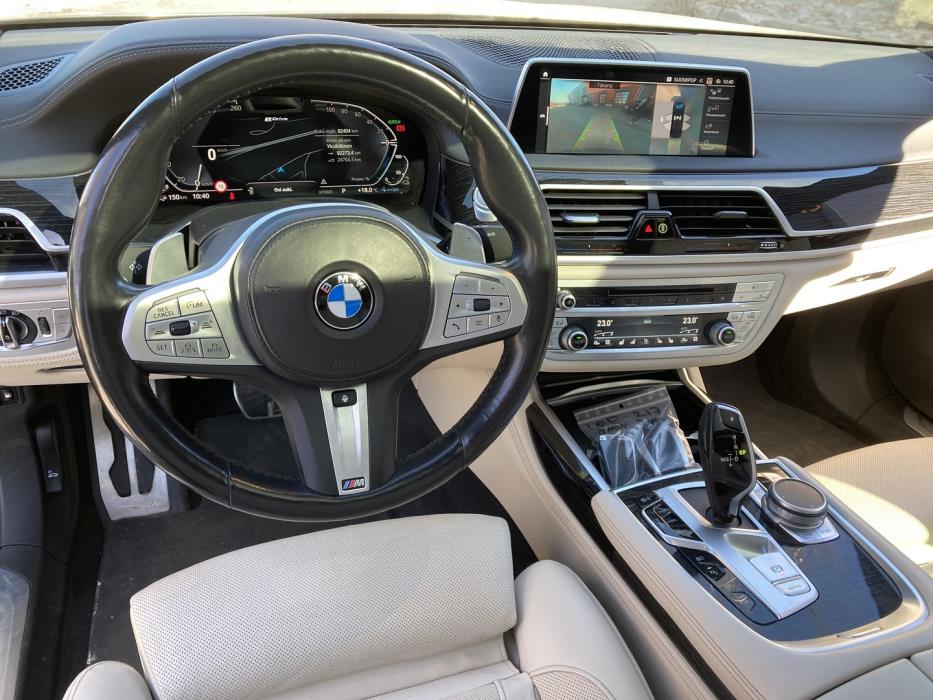 BMW 745 2021