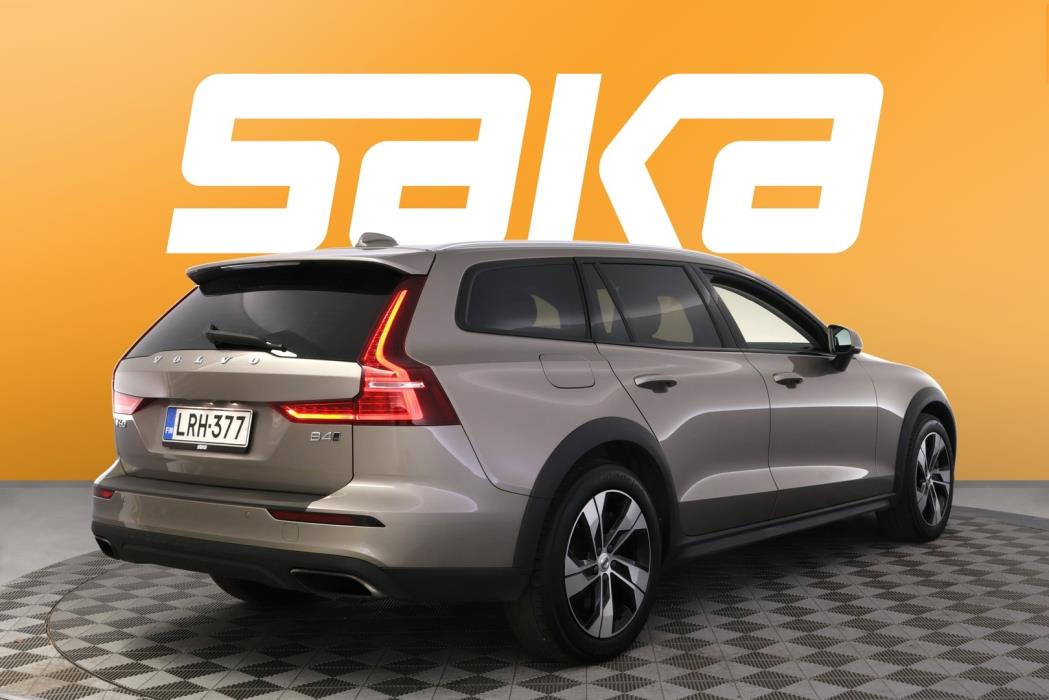 VOLVO V60 Cross Country 2022