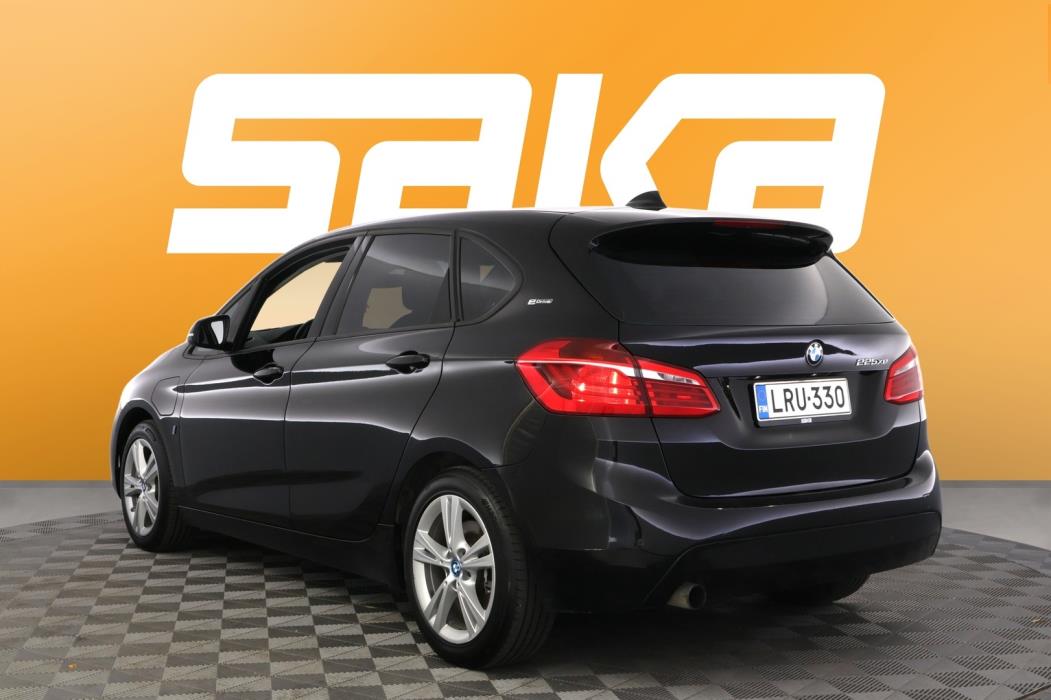 BMW 225 2017
