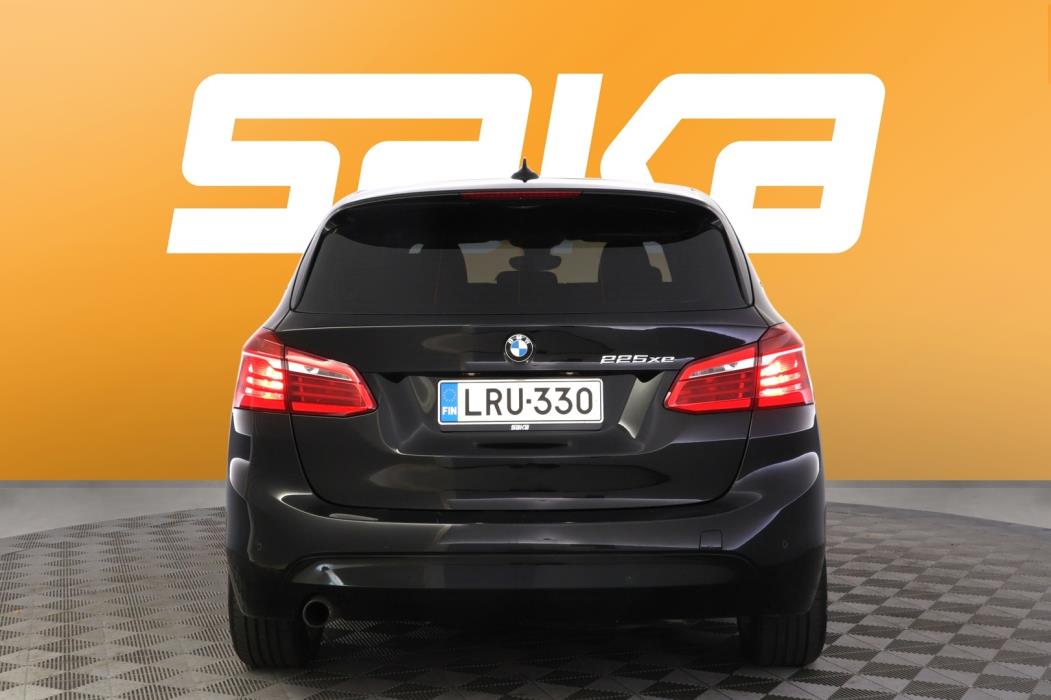 BMW 225 2017