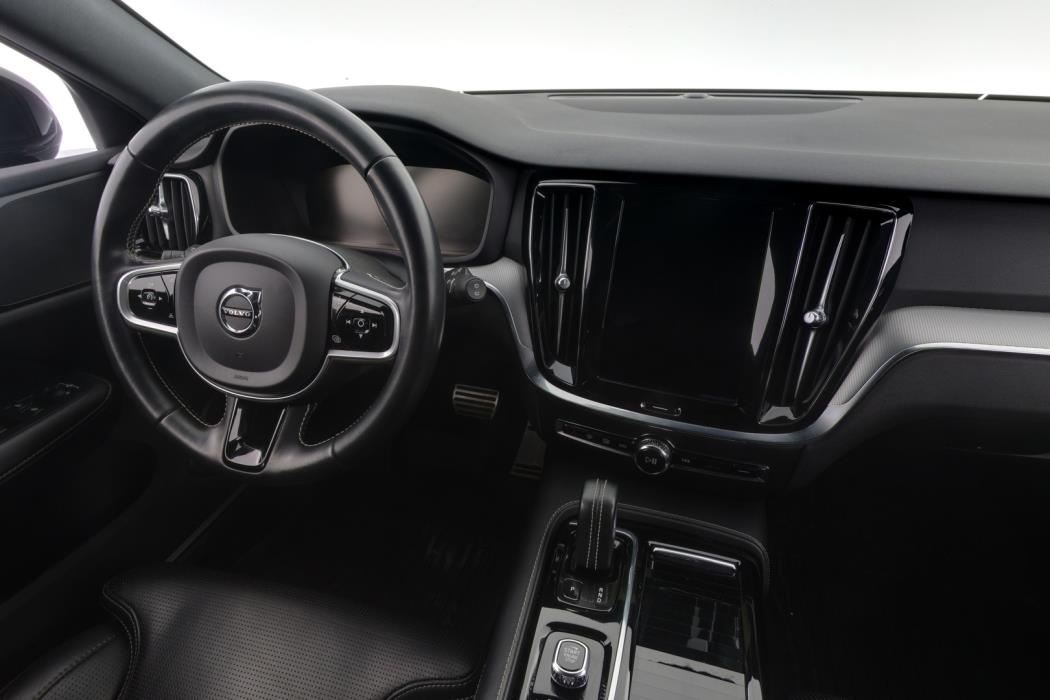 VOLVO V60 2021
