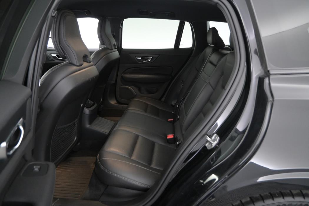 VOLVO V60 2021