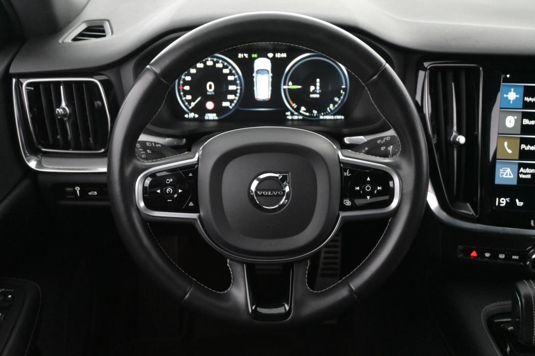 VOLVO V60 2021