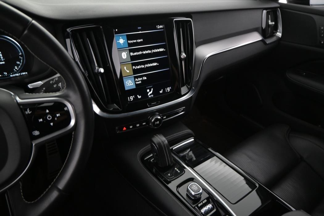 VOLVO V60 2021