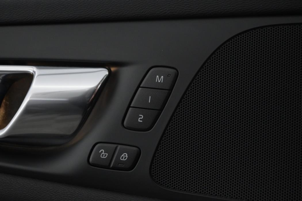 VOLVO V60 2021