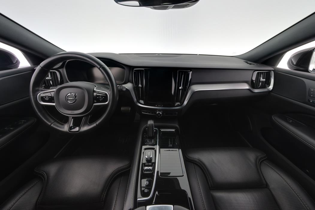 VOLVO V60 2021