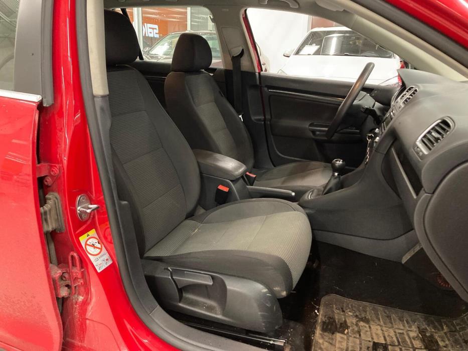 VOLKSWAGEN Golf 2011