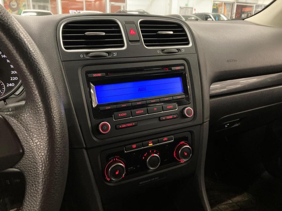 VOLKSWAGEN Golf 2011