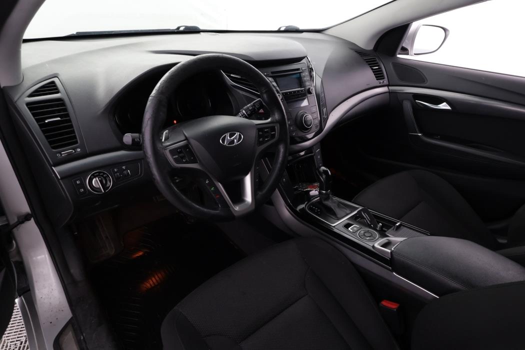 HYUNDAI i40 2012