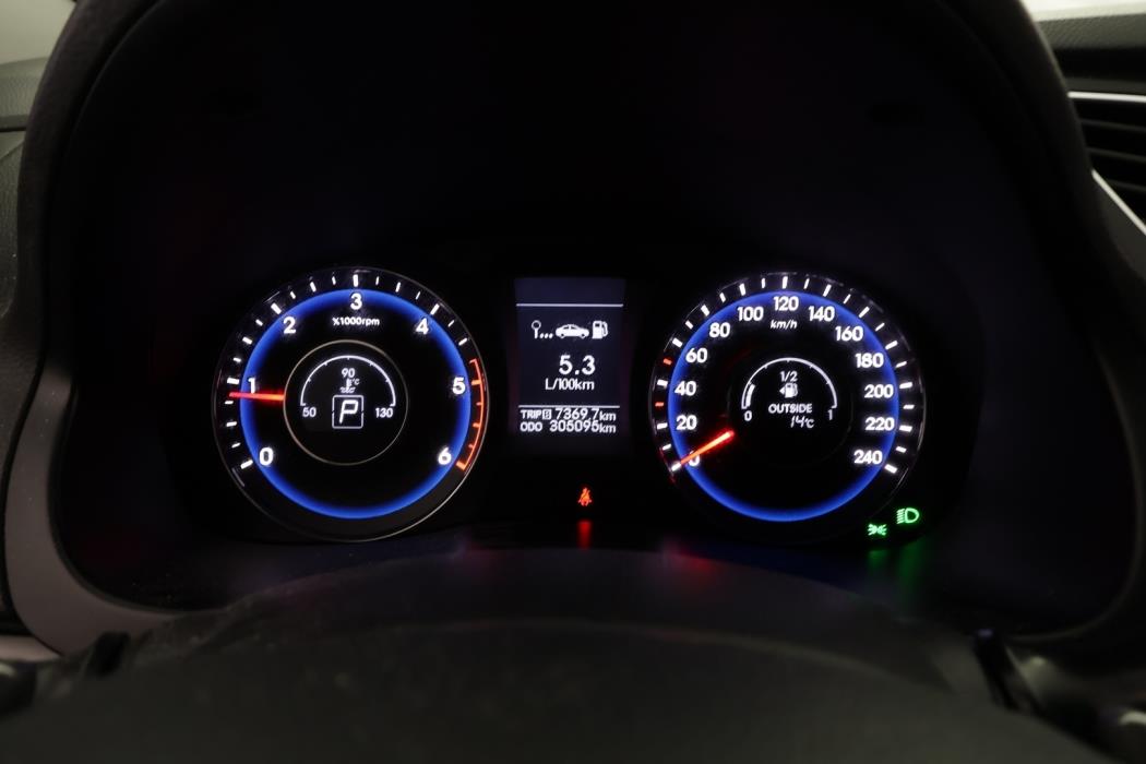 HYUNDAI i40 2012