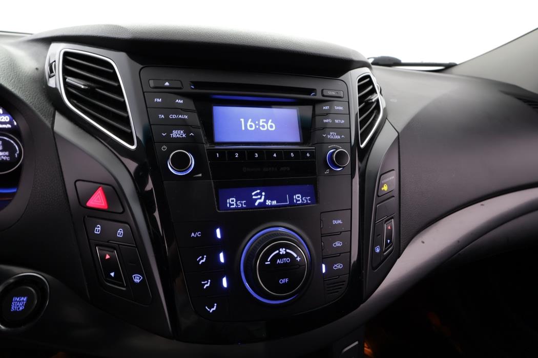 HYUNDAI i40 2012