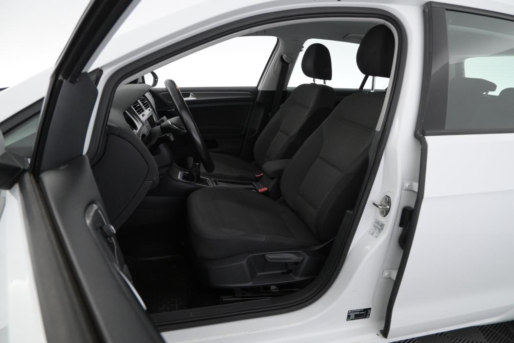 VOLKSWAGEN Golf 2013