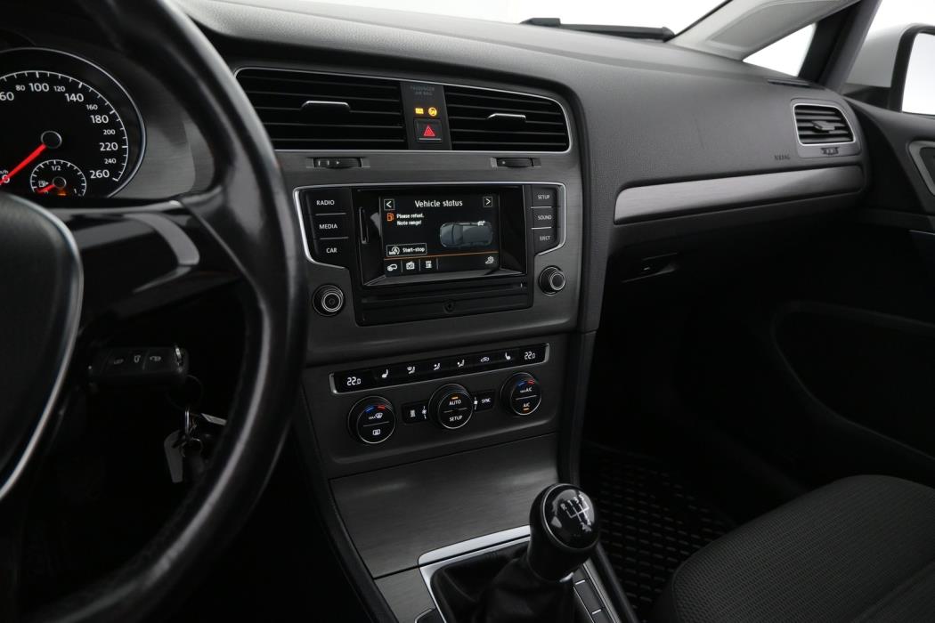 VOLKSWAGEN Golf 2013