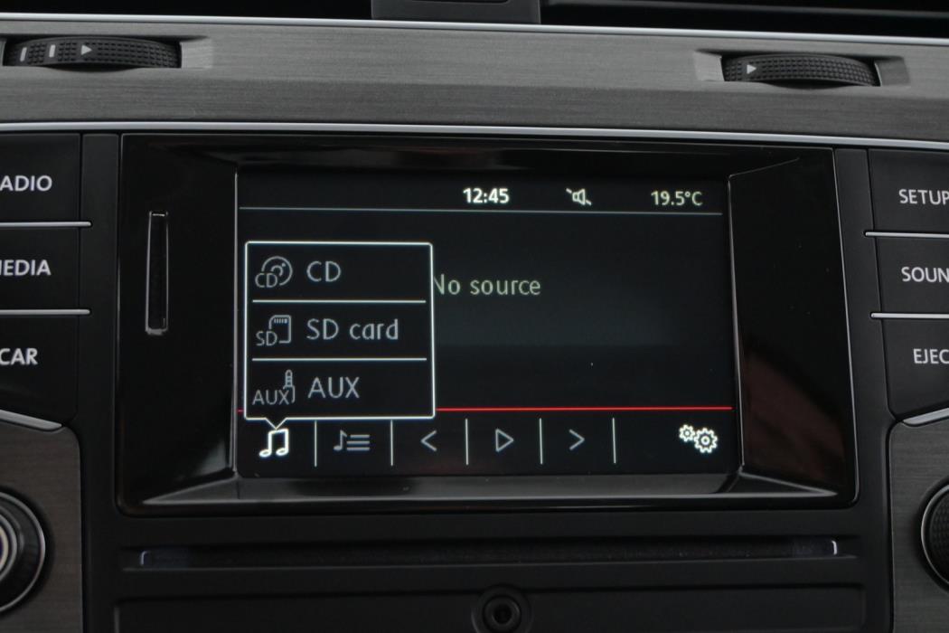 VOLKSWAGEN Golf 2013