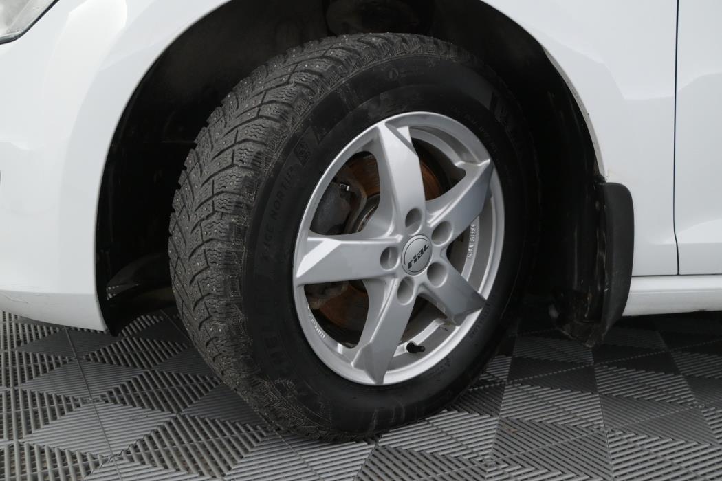 VOLKSWAGEN Golf 2013