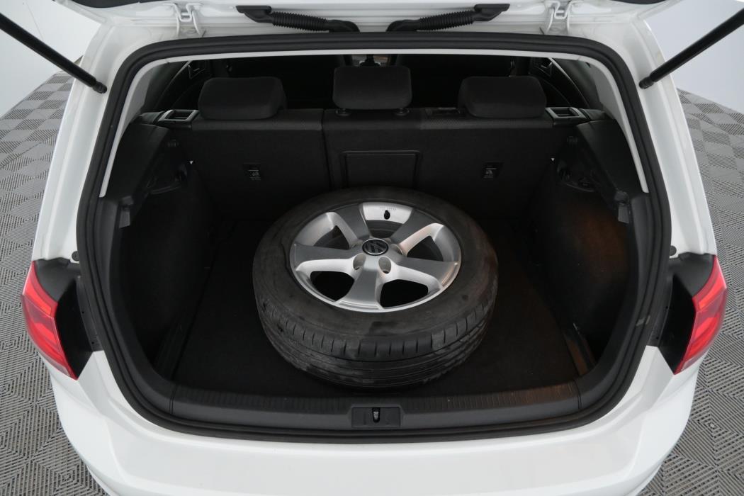 VOLKSWAGEN Golf 2013