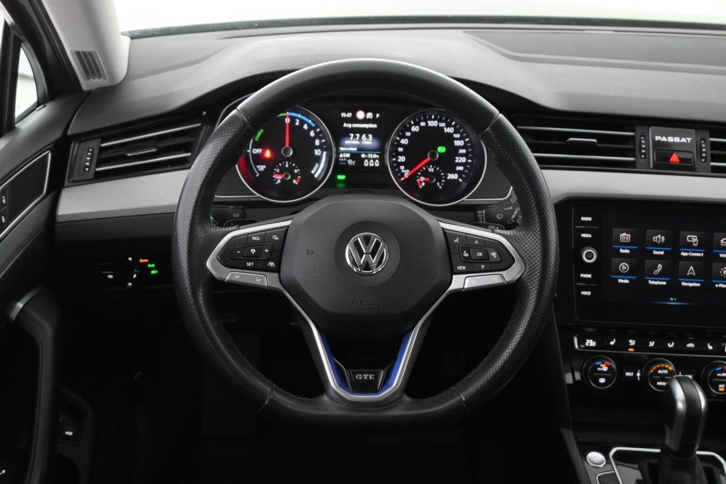 VOLKSWAGEN Passat 2020