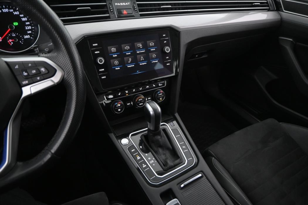 VOLKSWAGEN Passat 2020