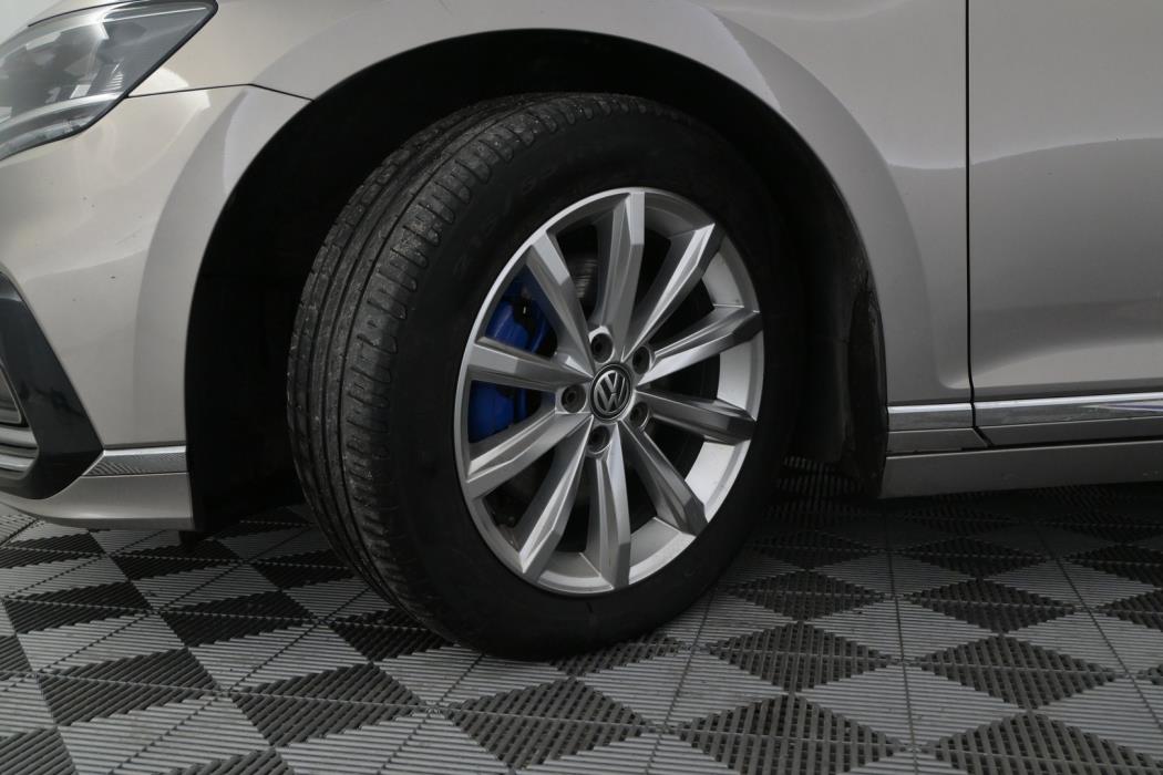 VOLKSWAGEN Passat 2020