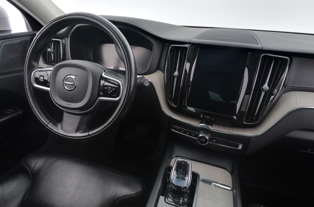 VOLVO XC60 2020