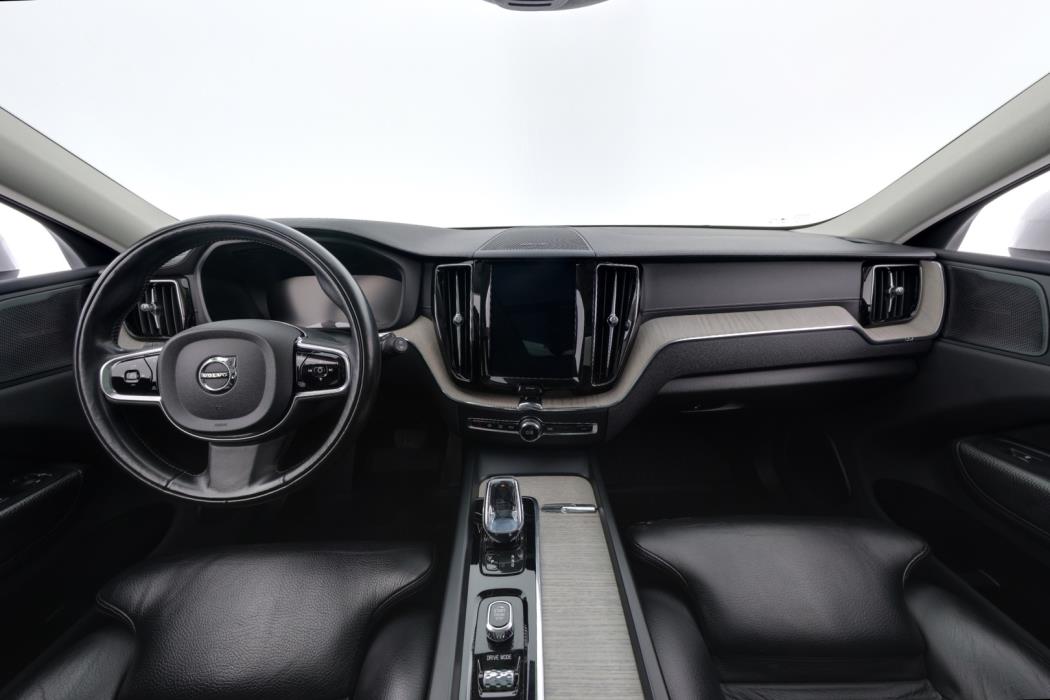 VOLVO XC60 2020