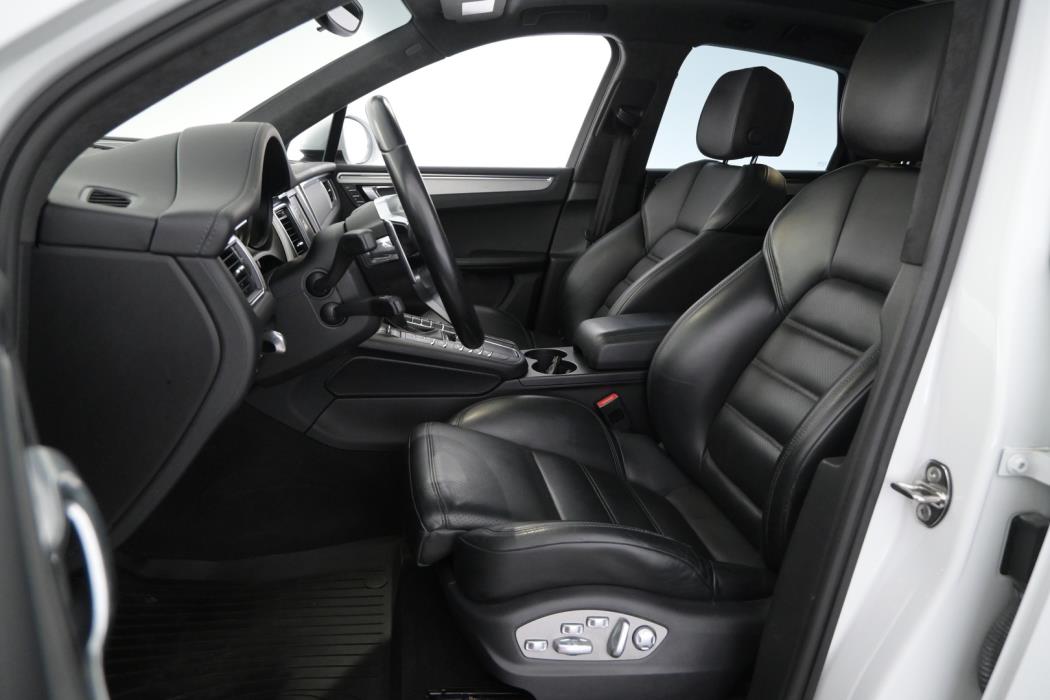 PORSCHE Macan 2015
