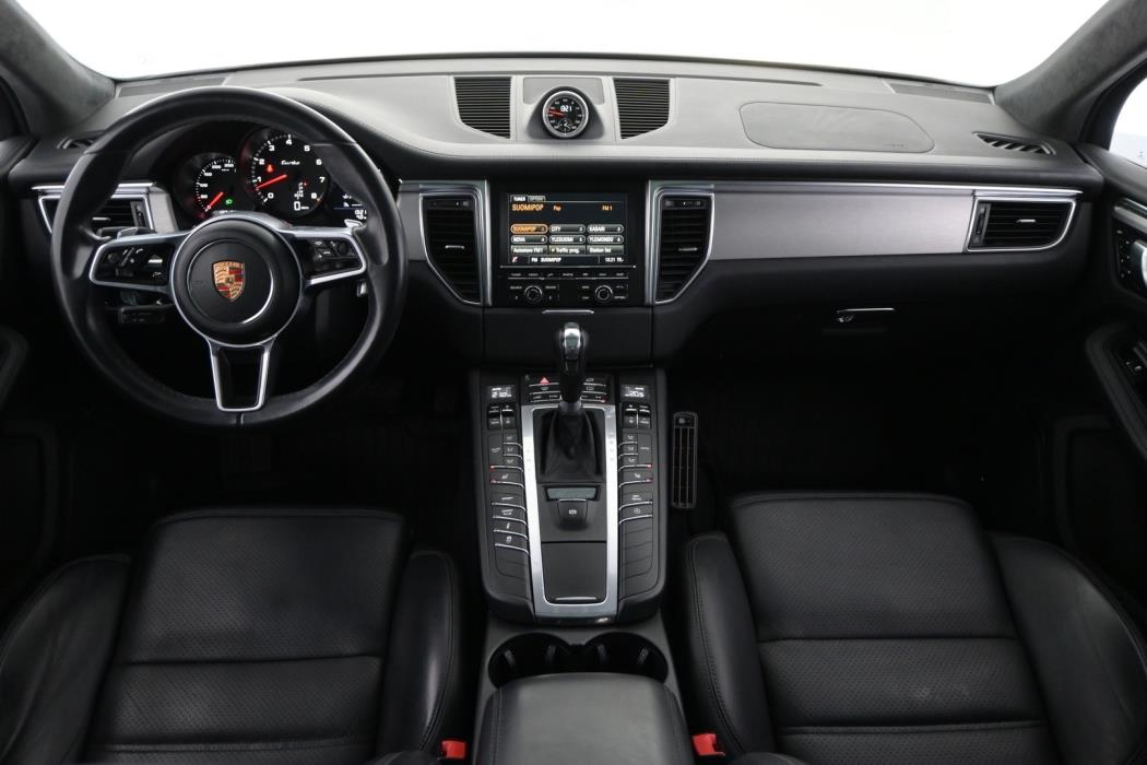 PORSCHE Macan 2015