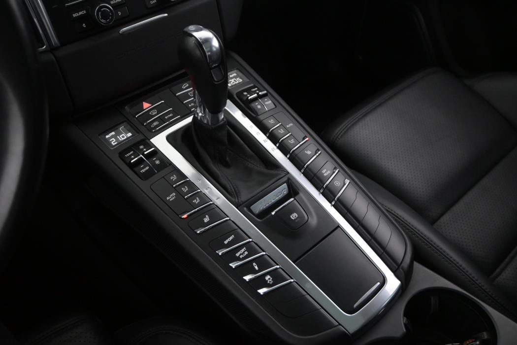 PORSCHE Macan 2015