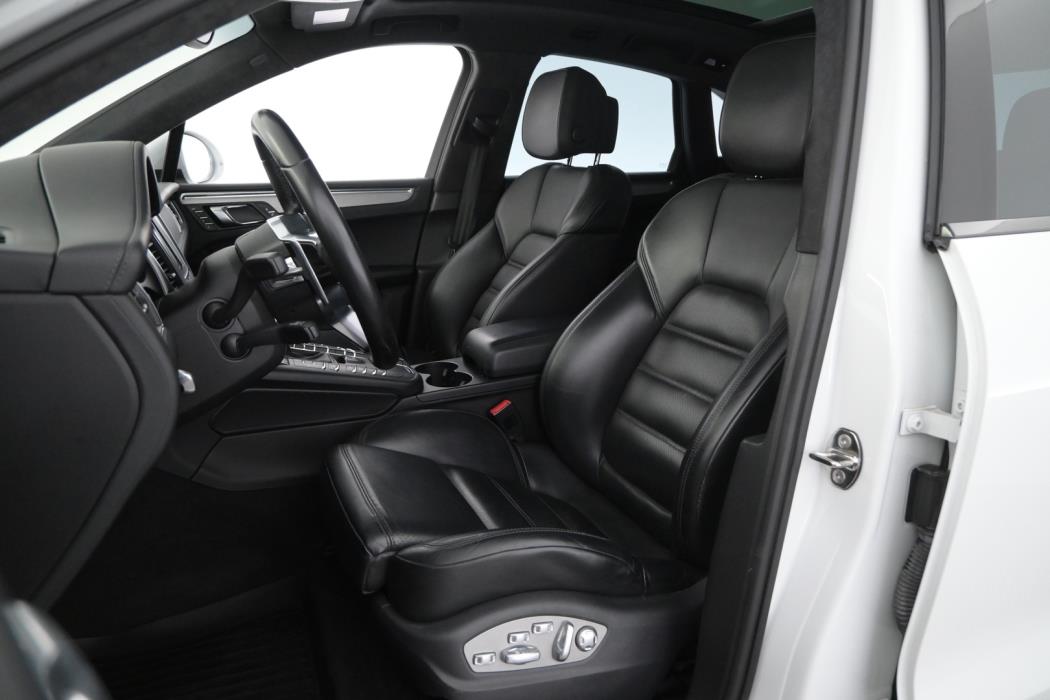 PORSCHE Macan 2015