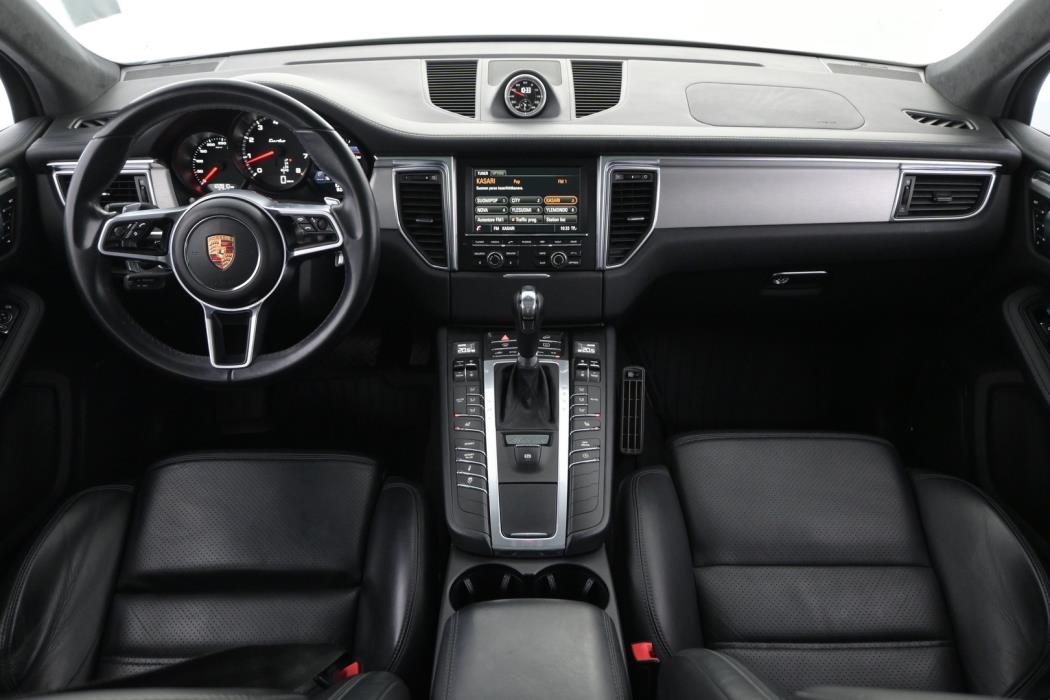 PORSCHE Macan 2015