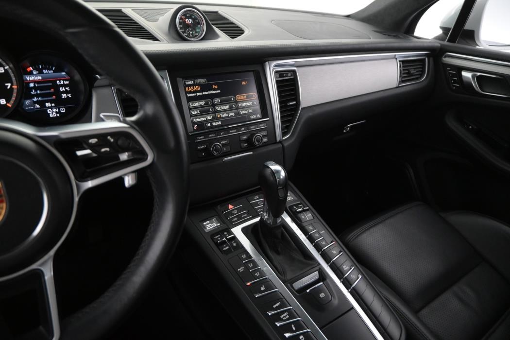 PORSCHE Macan 2015
