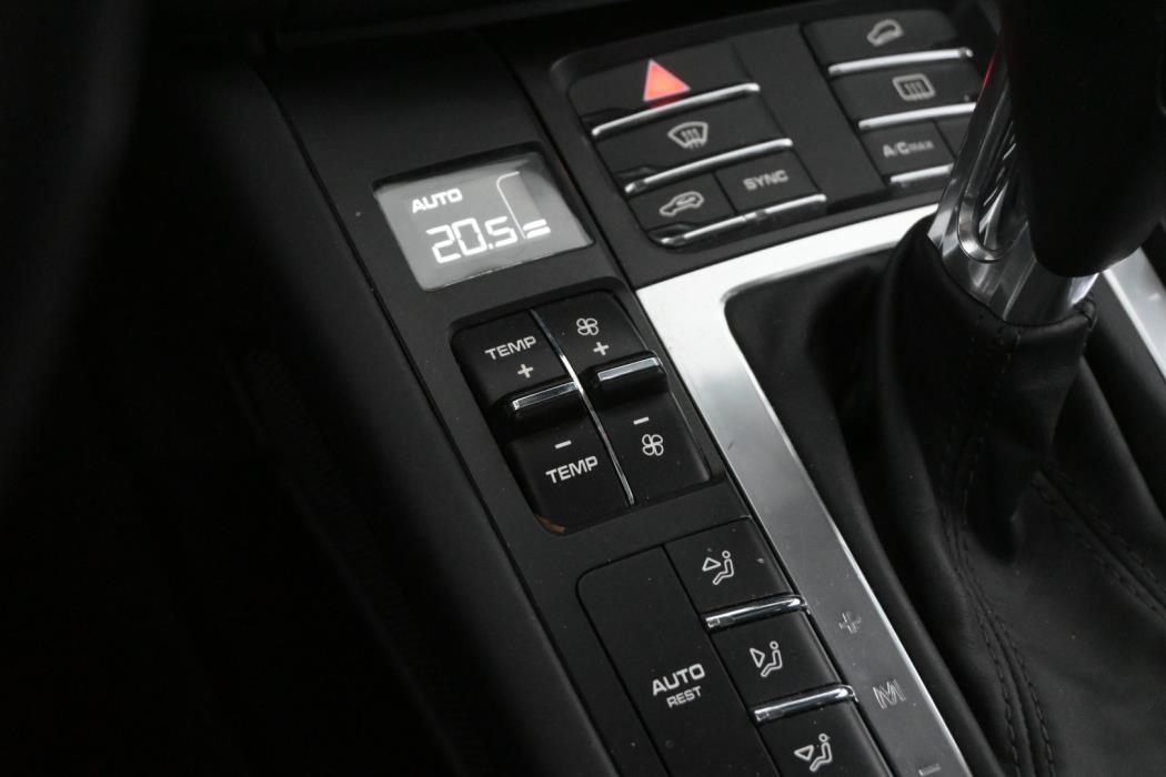 PORSCHE Macan 2015