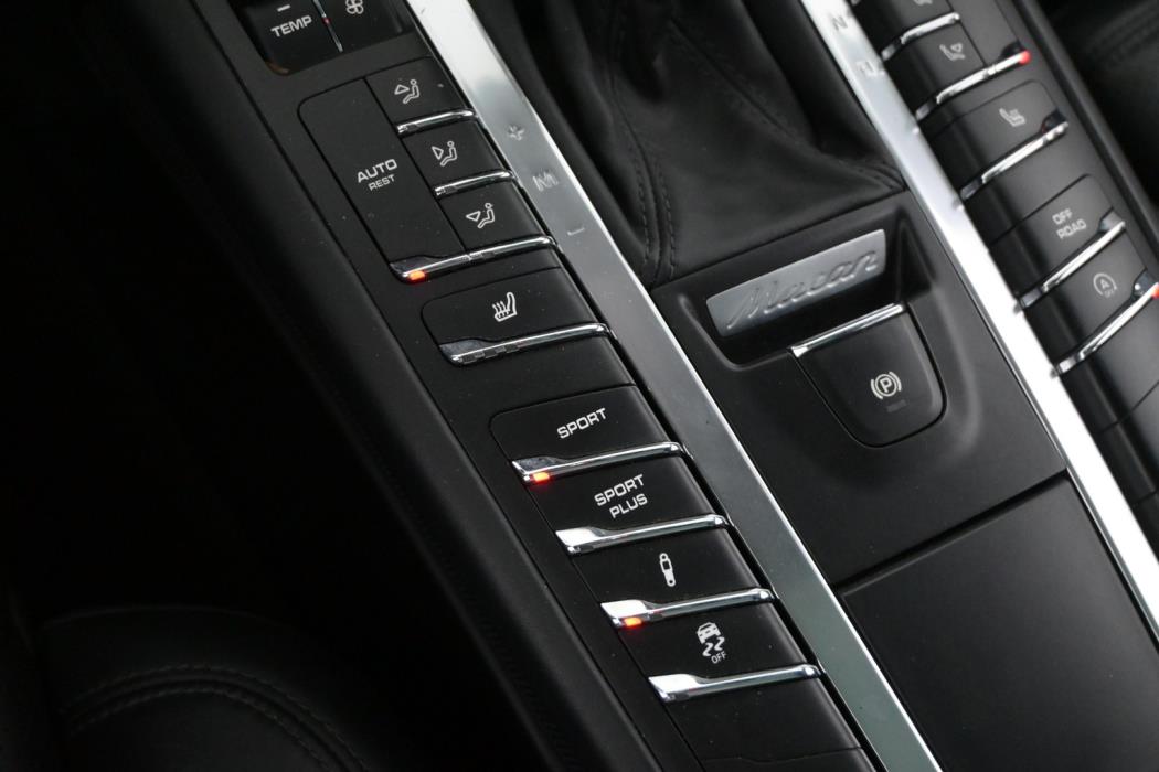 PORSCHE Macan 2015
