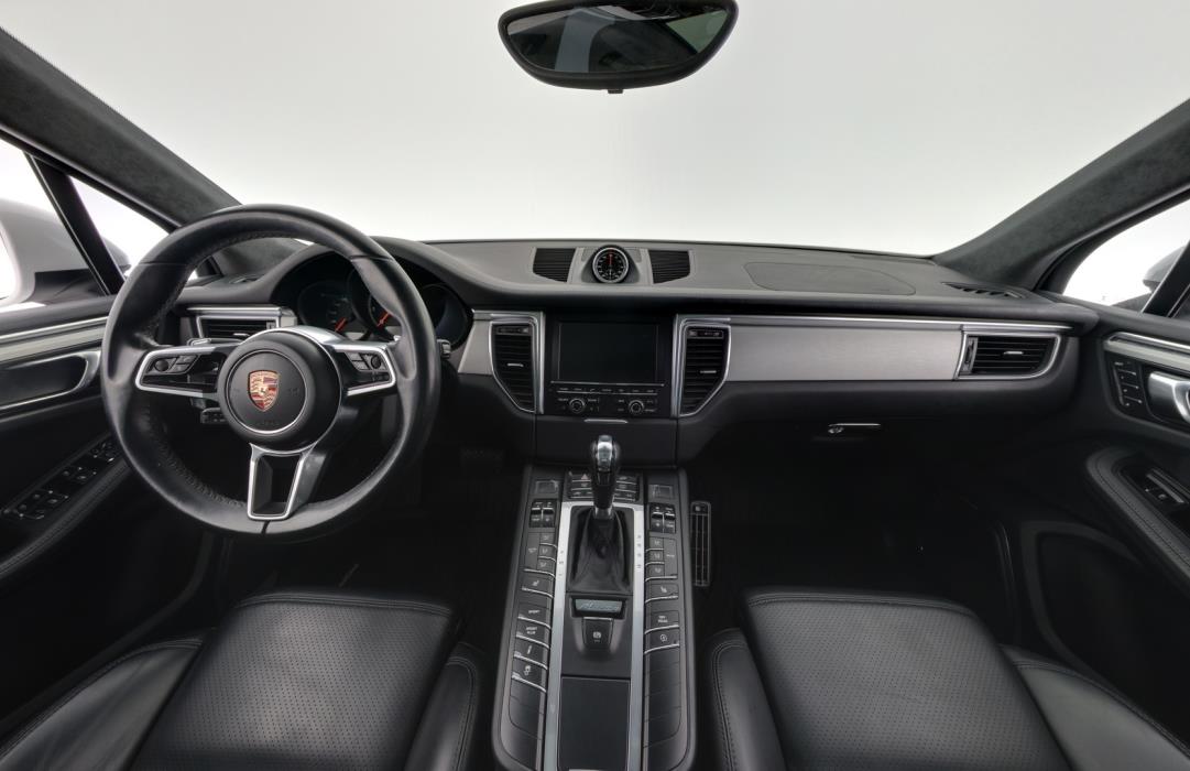 PORSCHE Macan 2015